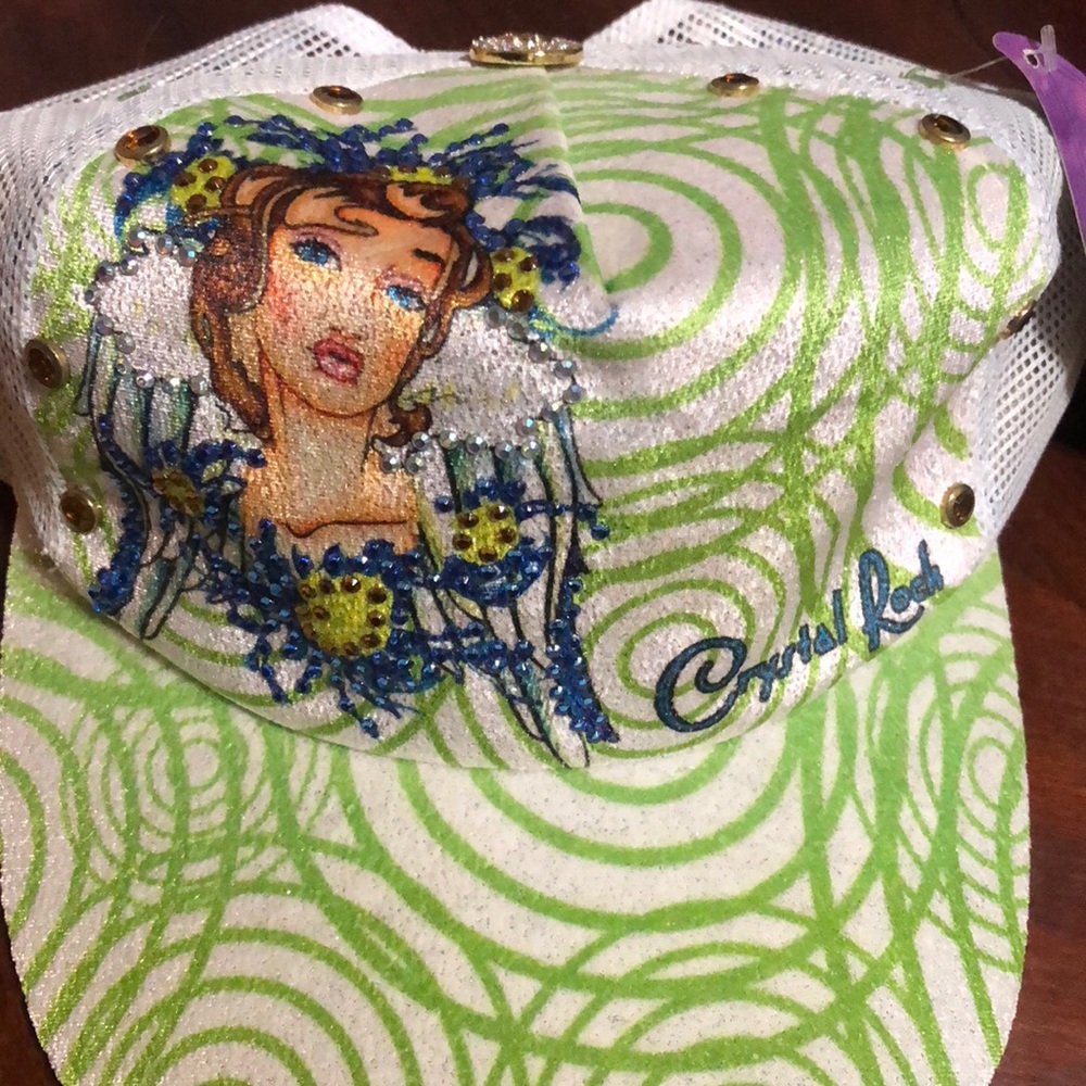 Crystal rock hat